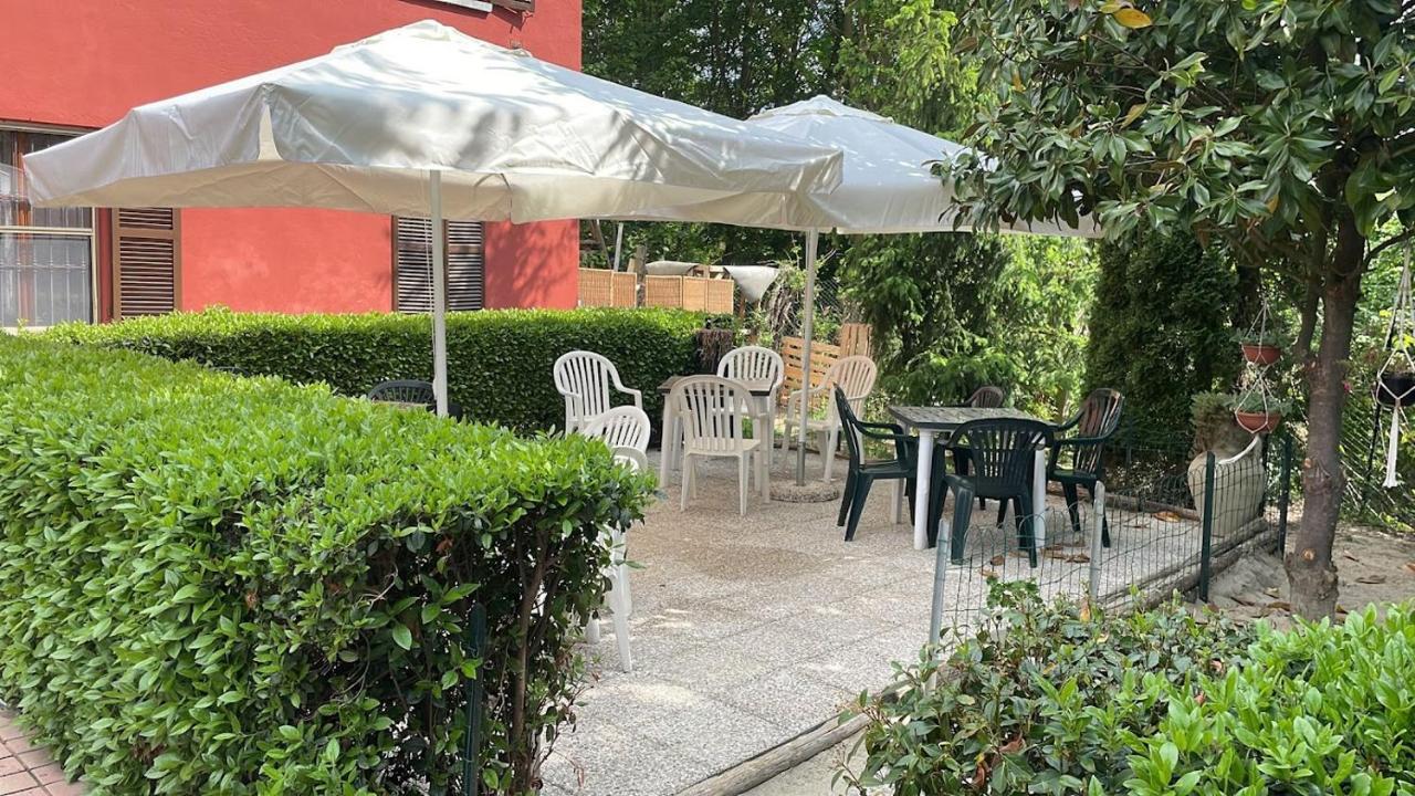 Mosci'S Bed & Beer Bed & Breakfast San Damiano d'Asti Bagian luar foto