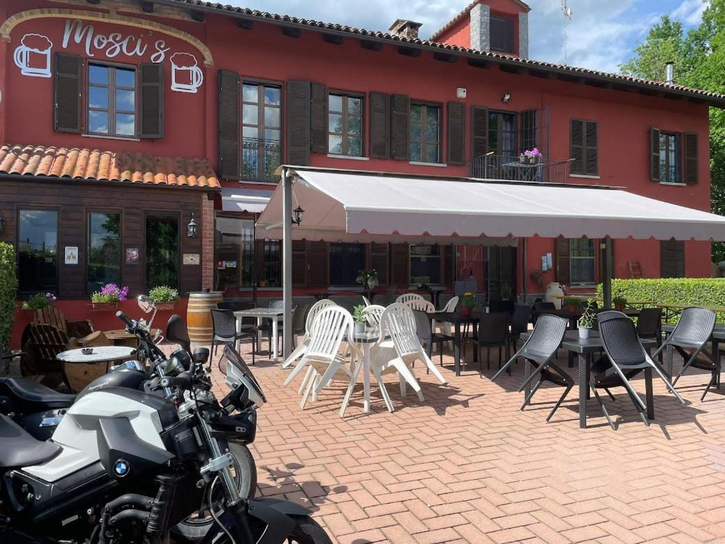 Mosci'S Bed & Beer Bed & Breakfast San Damiano d'Asti Bagian luar foto